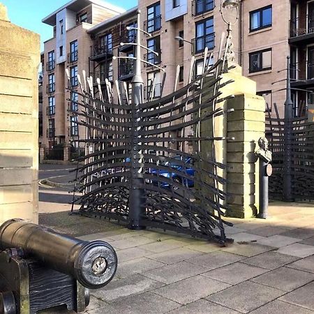 Waterfront Living In Leith With Free Parking! Apartment Edinburgh Ngoại thất bức ảnh