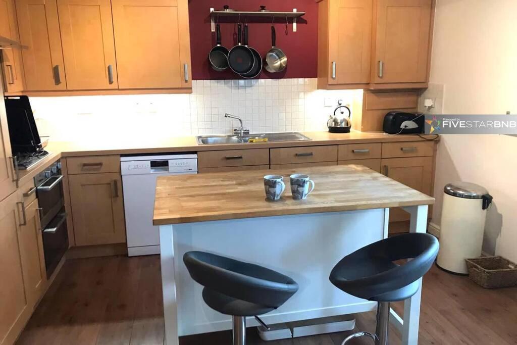 Waterfront Living In Leith With Free Parking! Apartment Edinburgh Ngoại thất bức ảnh