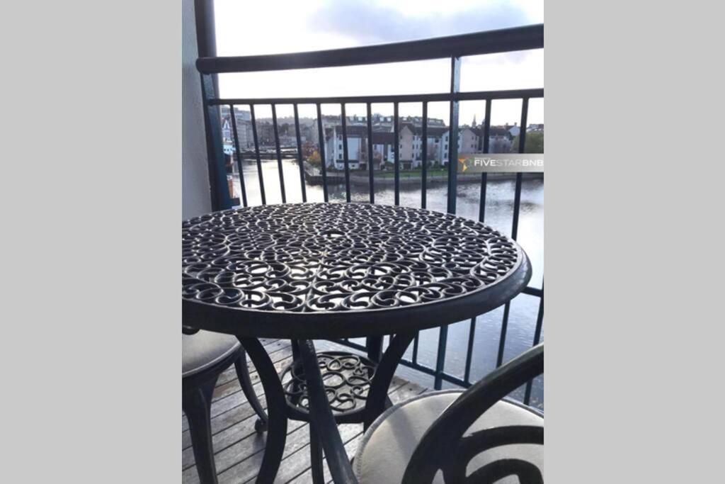 Waterfront Living In Leith With Free Parking! Apartment Edinburgh Ngoại thất bức ảnh